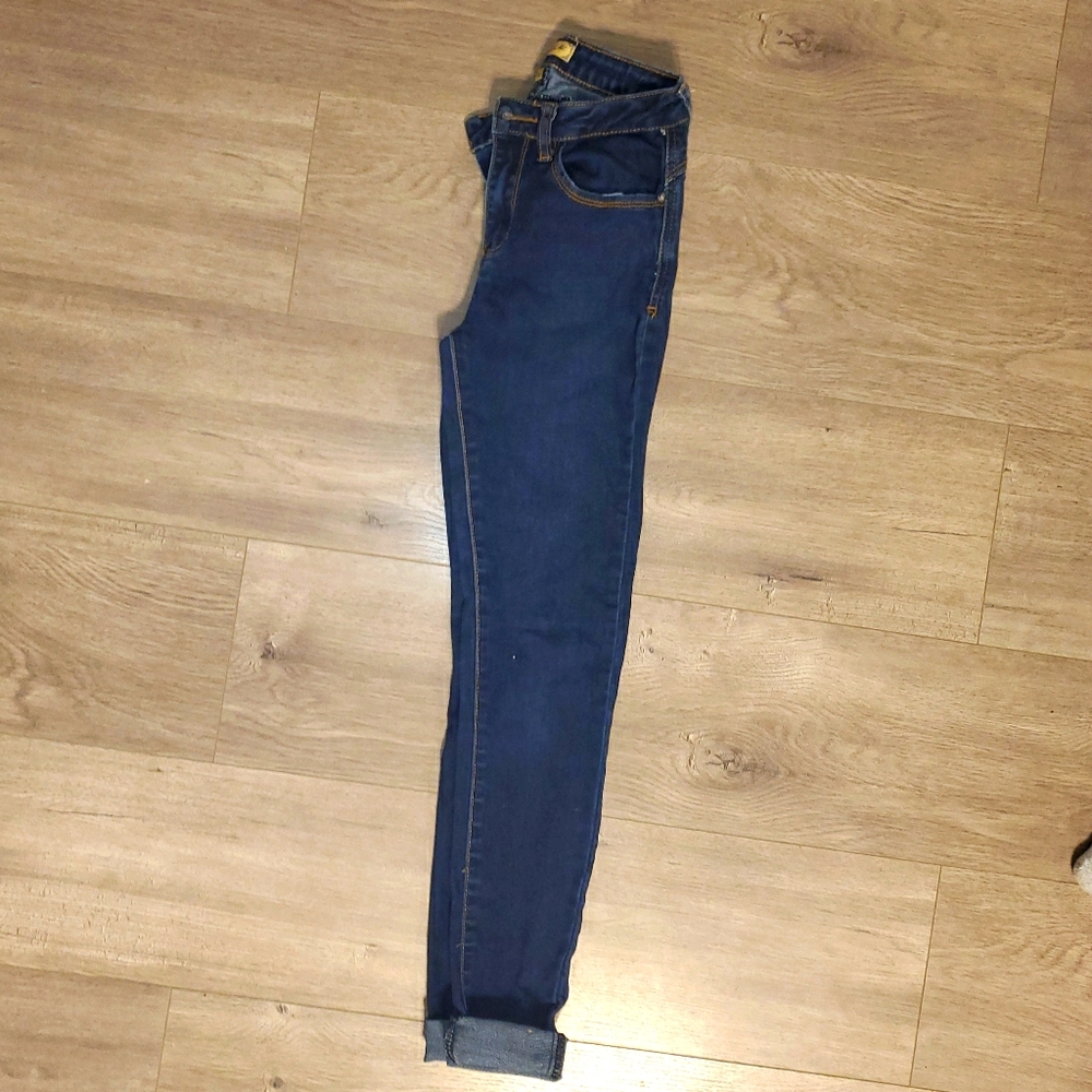 5/$25 Dark Wash Skinny Jeans